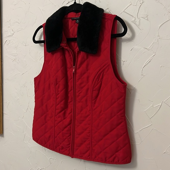 Red Faux Fur Collar Vest by I. N. Studio. REMOVABLE collar—Two Vests in One! - Picture 2 of 16